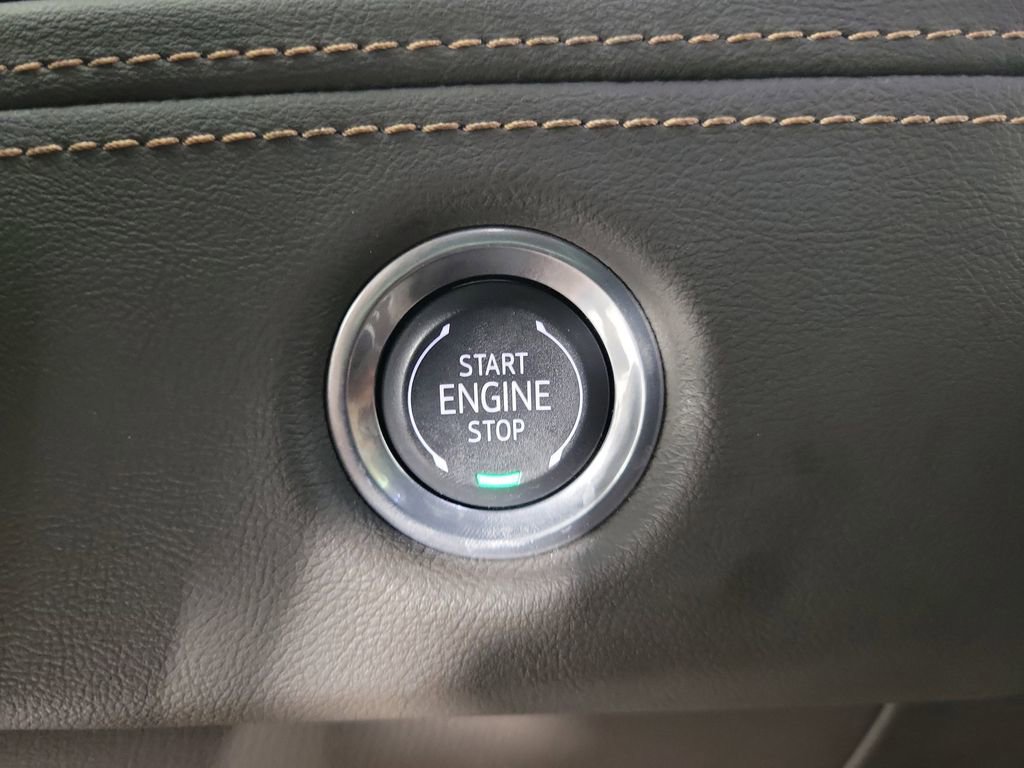 Certified 2025 Cadillac Escalade Premium Luxury image 31