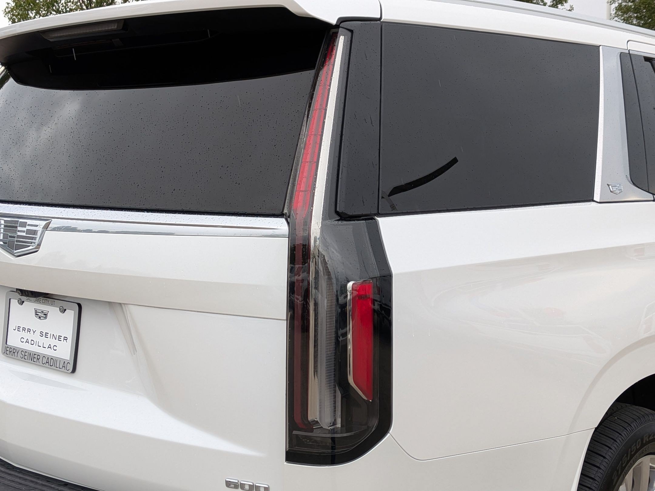 Certified 2024 Cadillac Escalade Premium Luxury w/ Performance Package AWD/4WD image 13