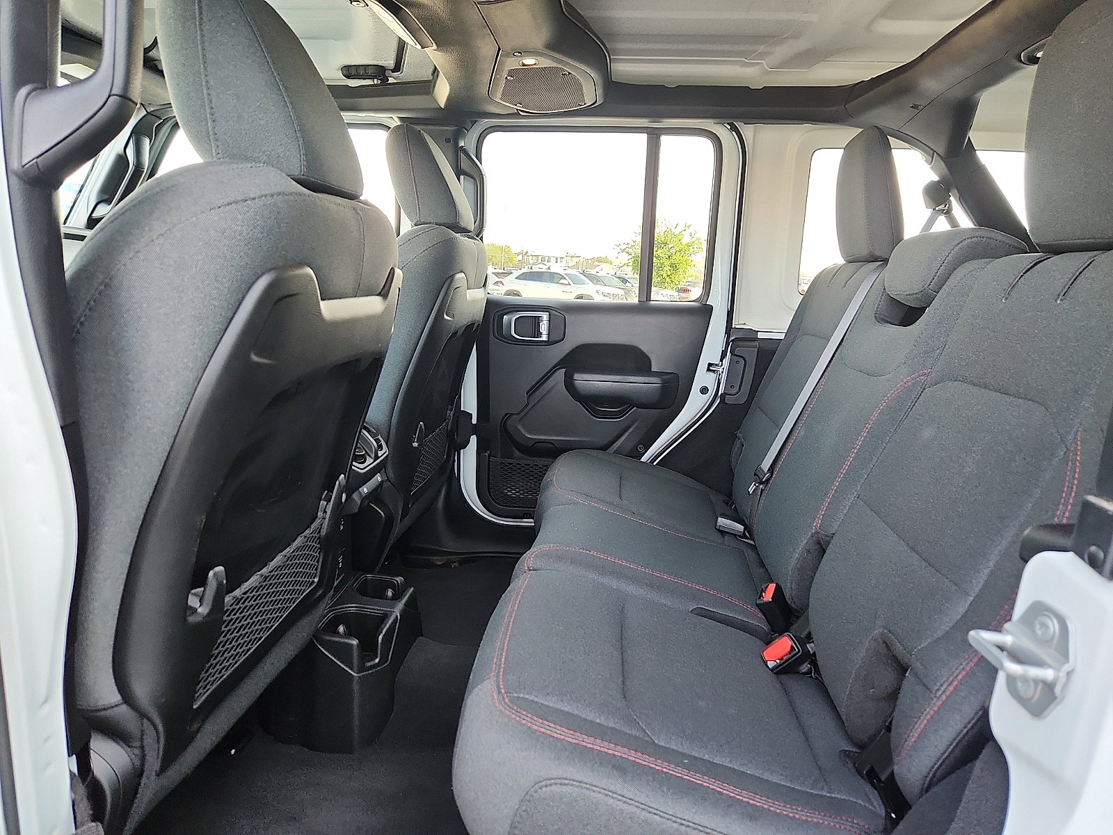 Used 2025 Jeep Wrangler Unlimited Rubicon image 12