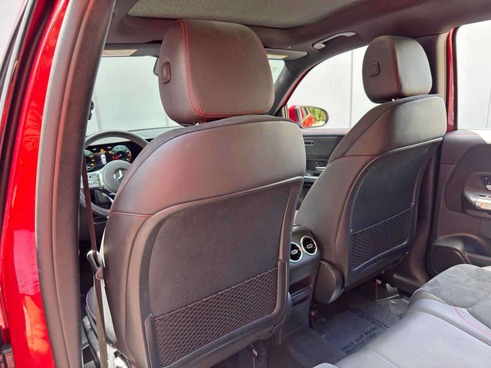 Used 2022 Mercedes-Benz GLB 250 w/ AMG Line image 38