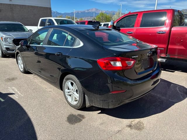 Used 2017 Chevrolet Cruze LT w/ Convenience Package FWD image 3