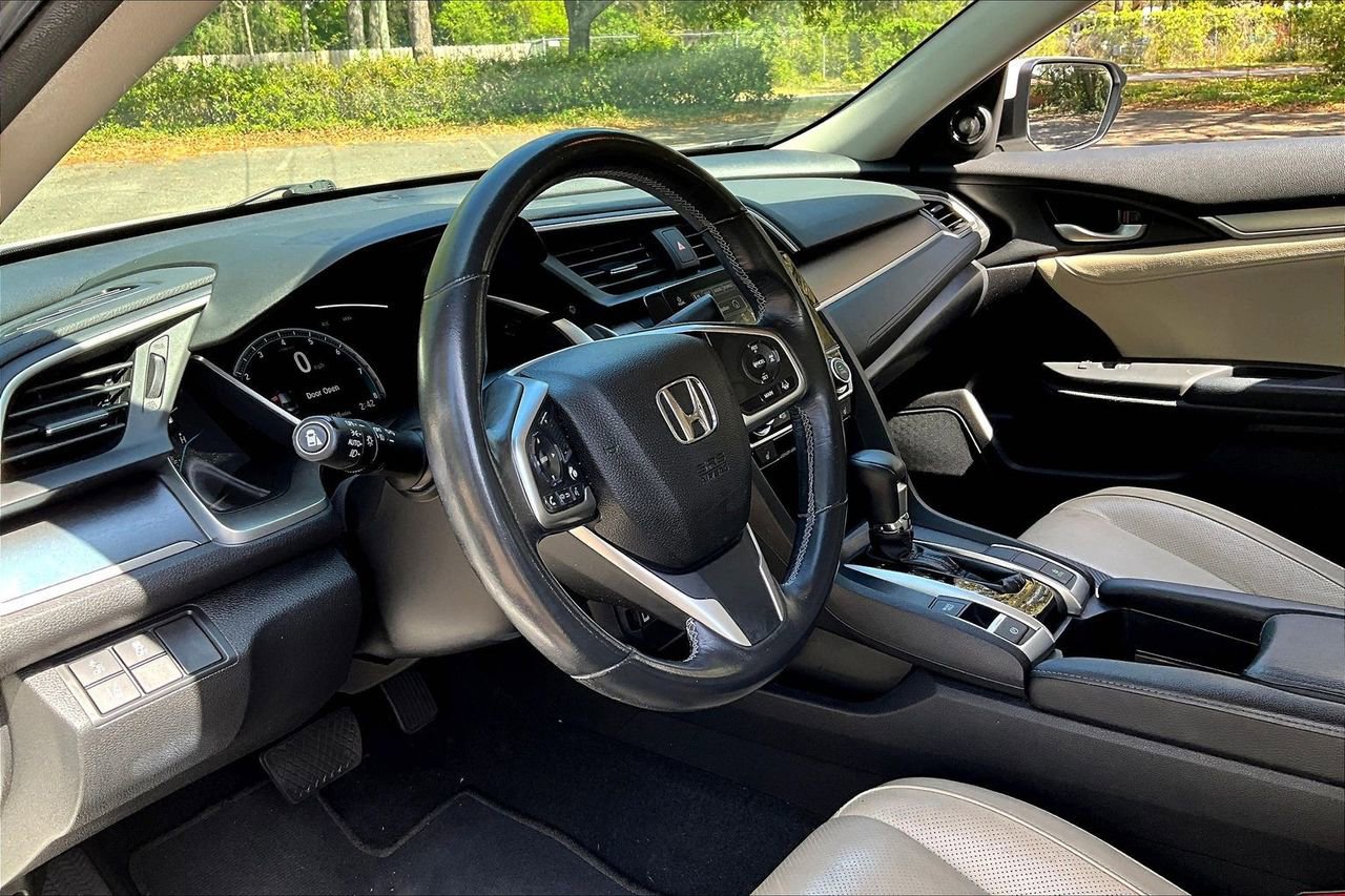 Used 2017 Honda Civic Touring image 14