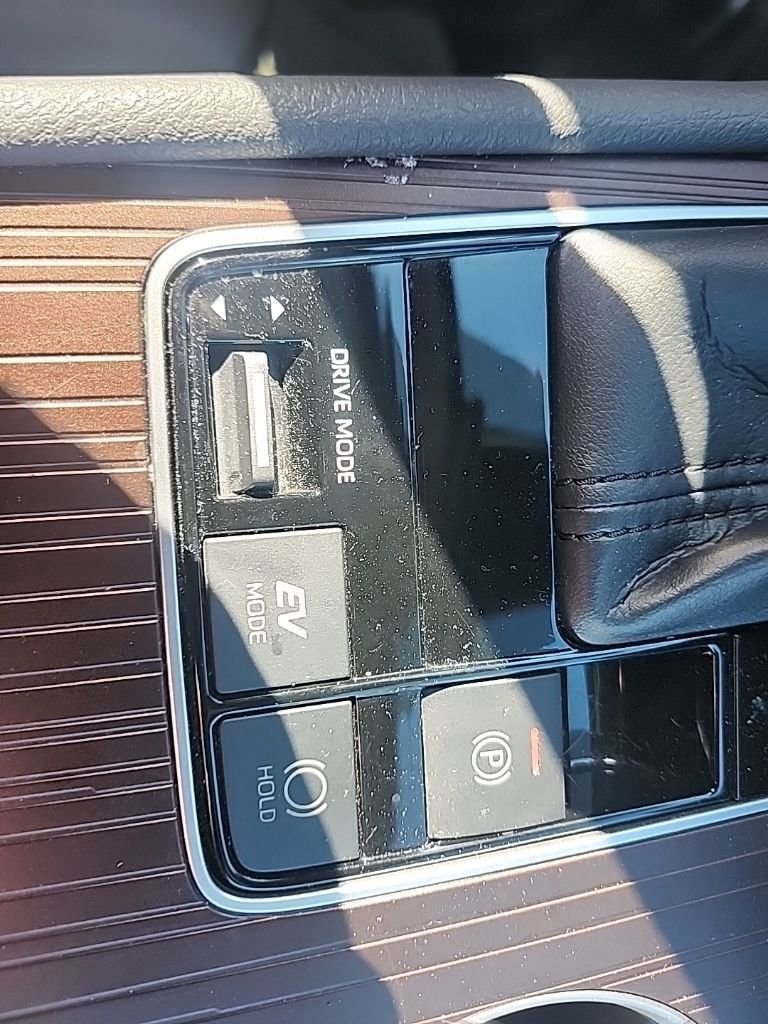 Used 2021 Toyota Sienna LE image 5