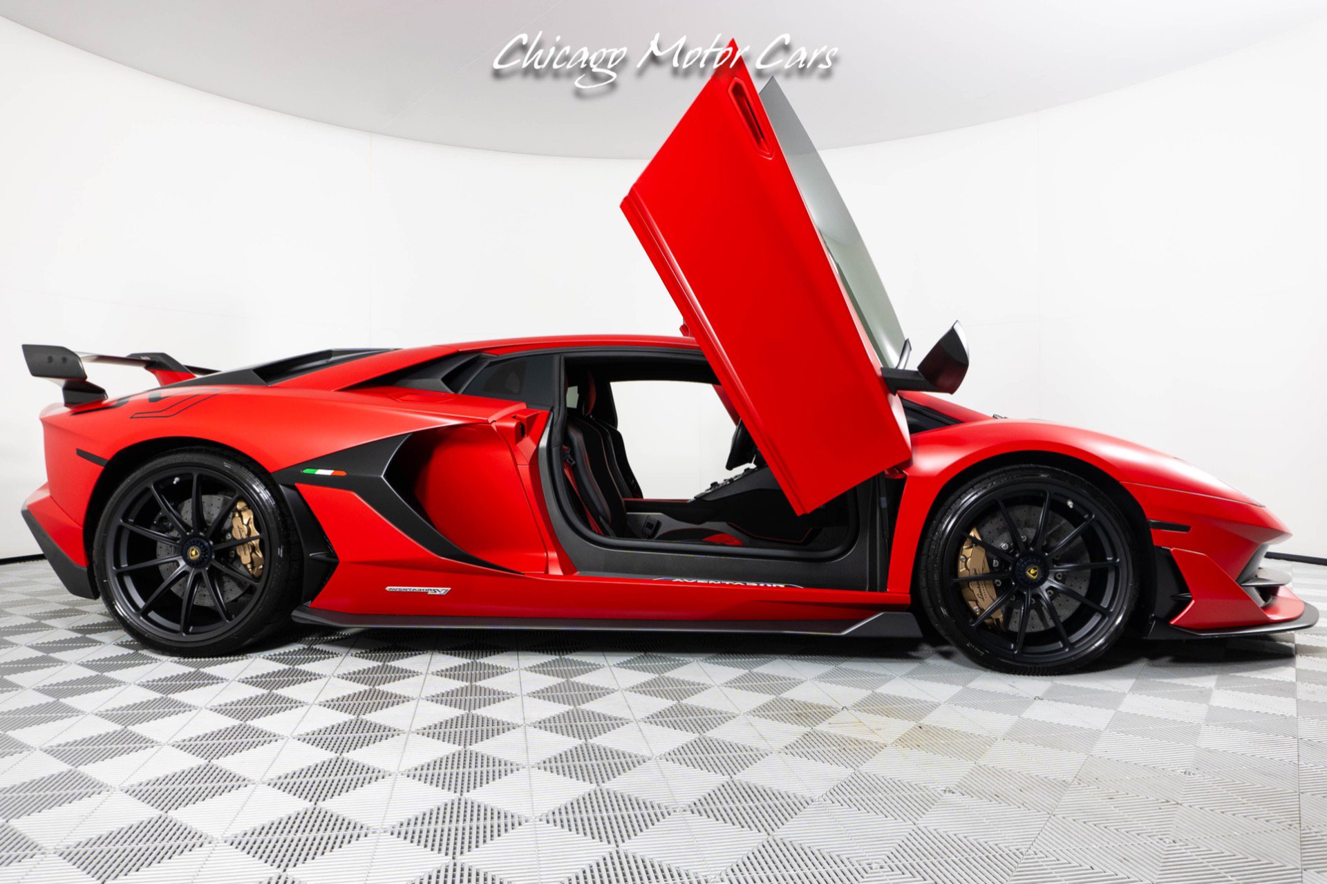 Used 2019 Lamborghini Aventador SVJ AWD/4WD image 44