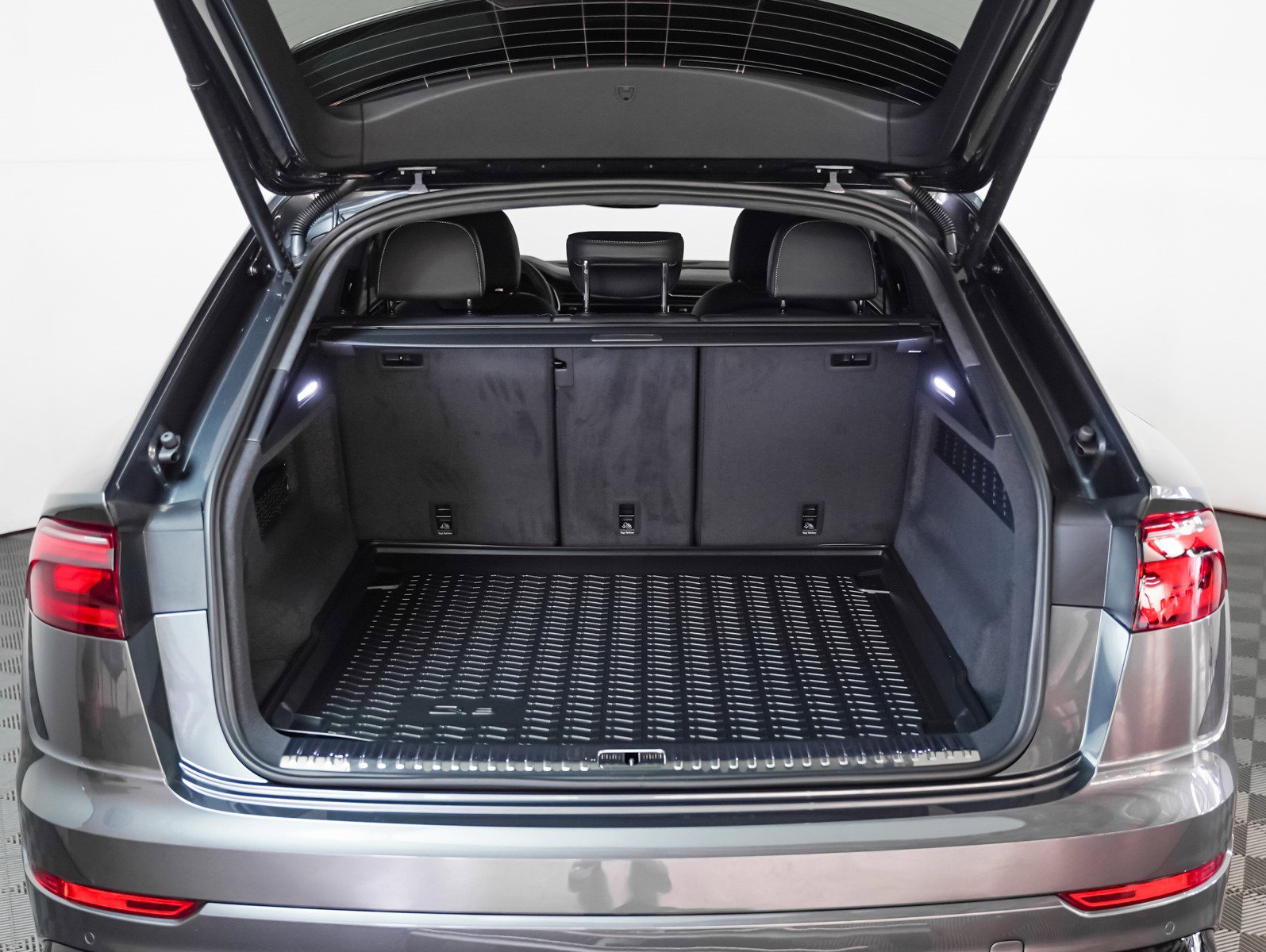 New 2026 Audi Q8 Prestige image 11