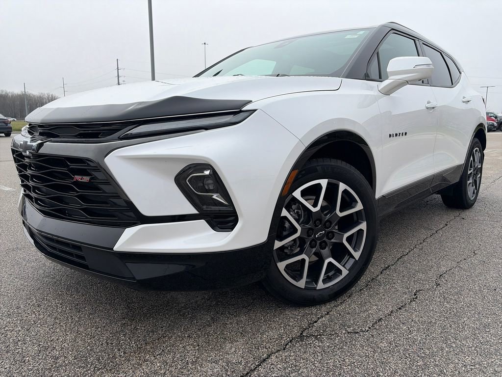 Used 2024 Chevrolet Blazer RS w/ Driver Confidence II Package image 3