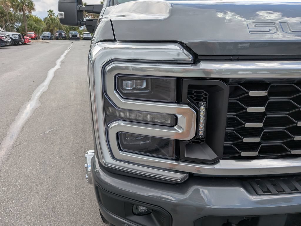 Used 2026 Ford F350 Platinum AWD/4WD image 11