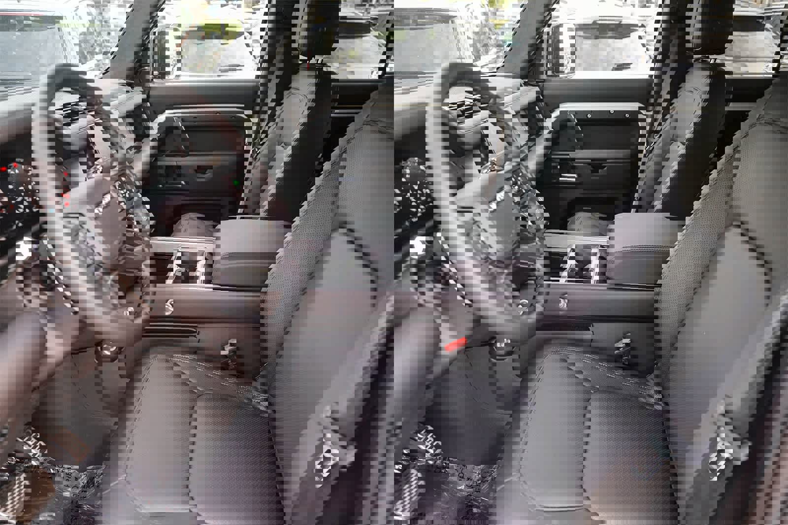 New 2025 Land Rover Defender 130 V8 image 19