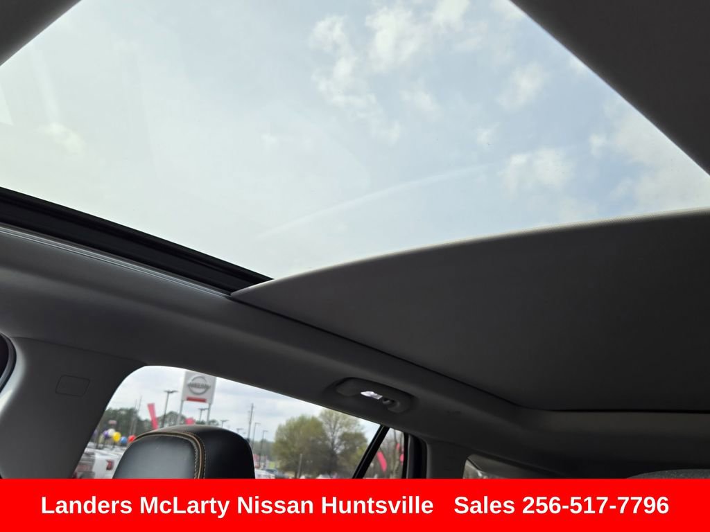 Used 2023 GMC Terrain AT4 w/ Tech Package image 19