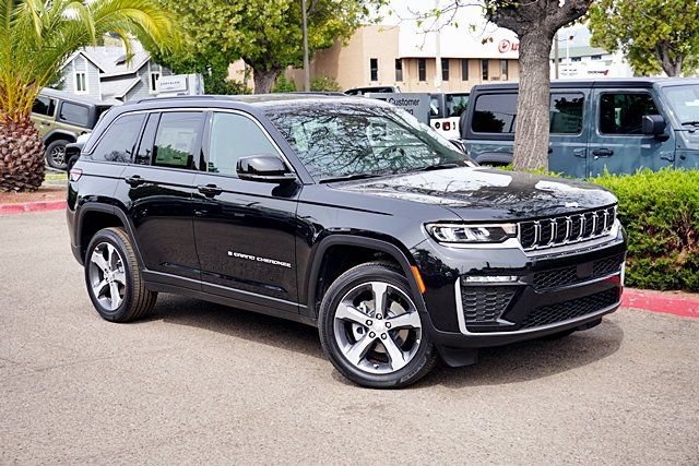 New 2026 Jeep Grand Cherokee Limited AWD/4WD image 3