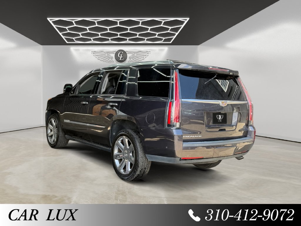 Used 2018 Cadillac Escalade Premium Luxury RWD image 3