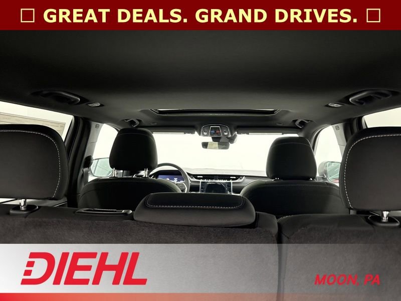 New 2025 Jeep Grand Cherokee Laredo X AWD/4WD image 10