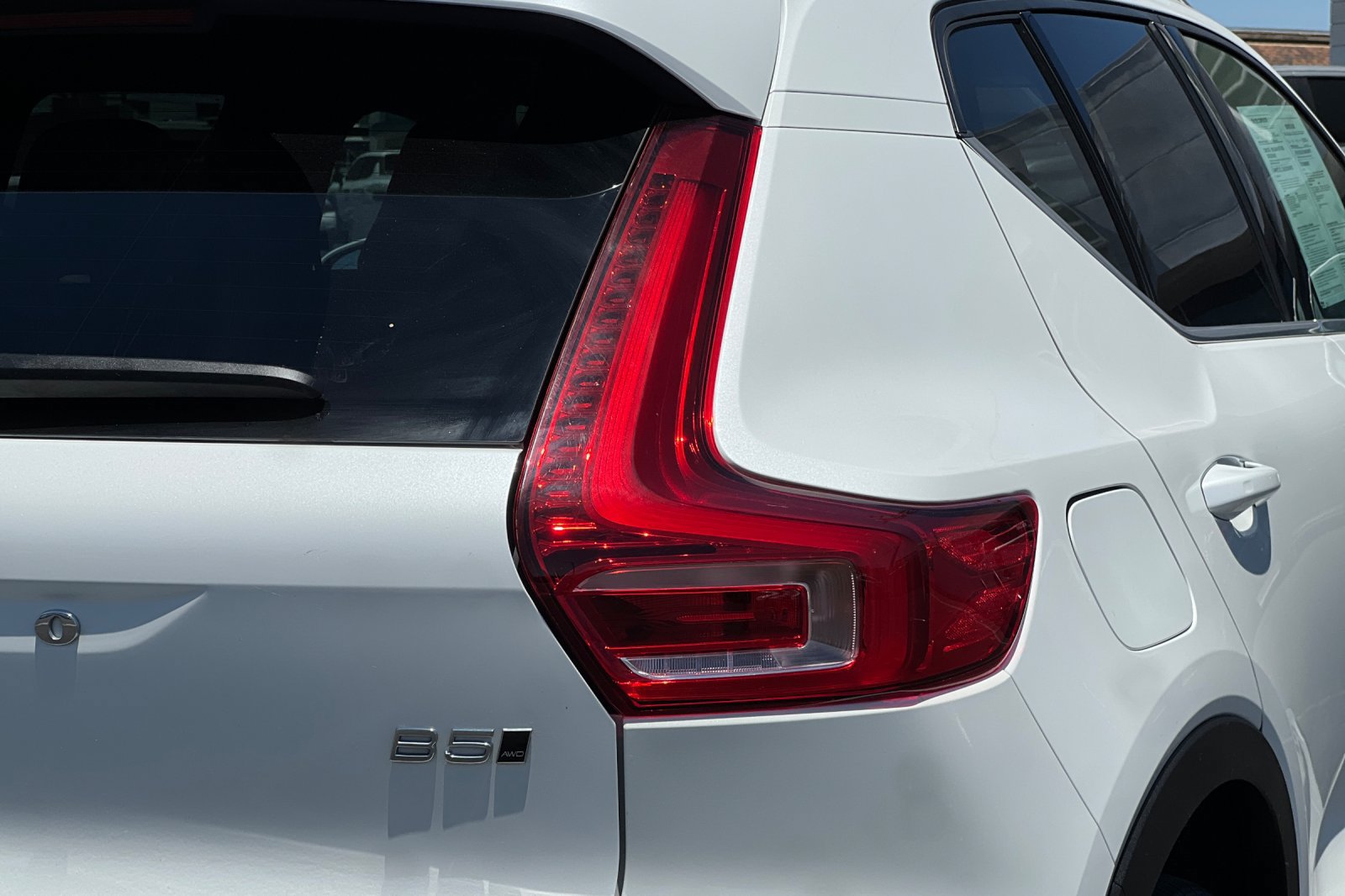 Used 2024 Volvo XC40 B5 Plus AWD/4WD image 27