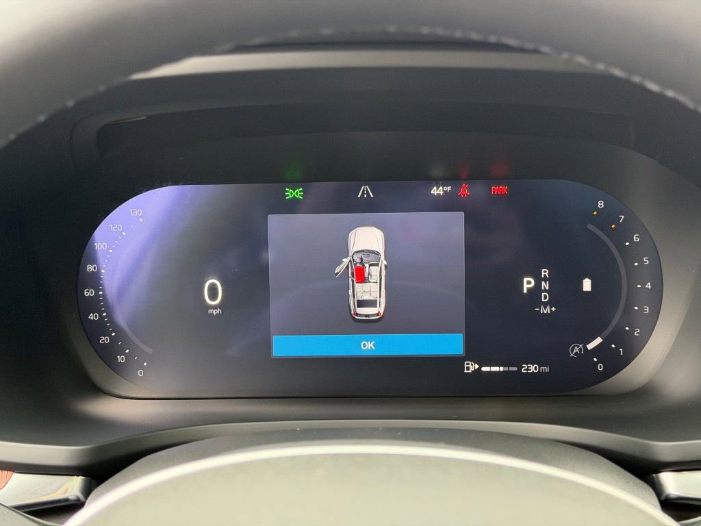 Certified 2025 Volvo V60 B5 Cross Country Plus image 28