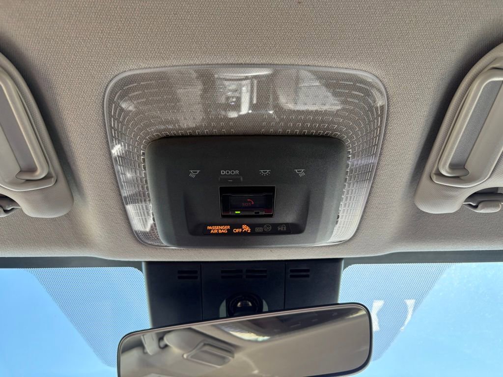 Used 2024 Toyota Prius LE FWD image 23