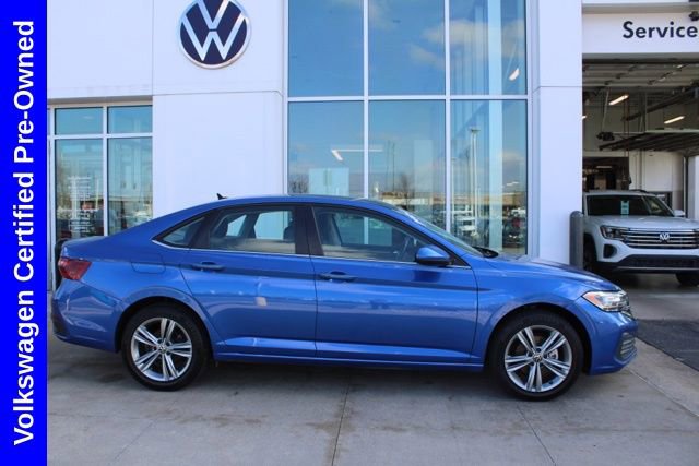 Used 2024 Volkswagen Jetta SE image 5