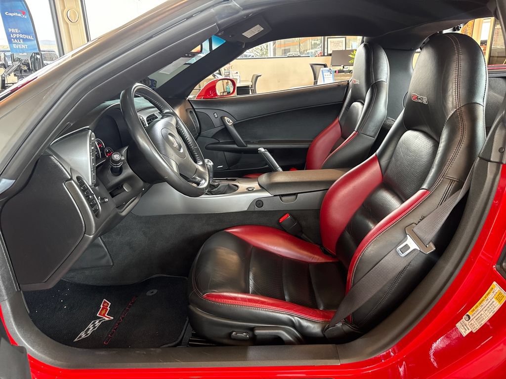 Used 2006 Chevrolet Corvette Z06 w/ Preferred Equipment Group RWD image 18