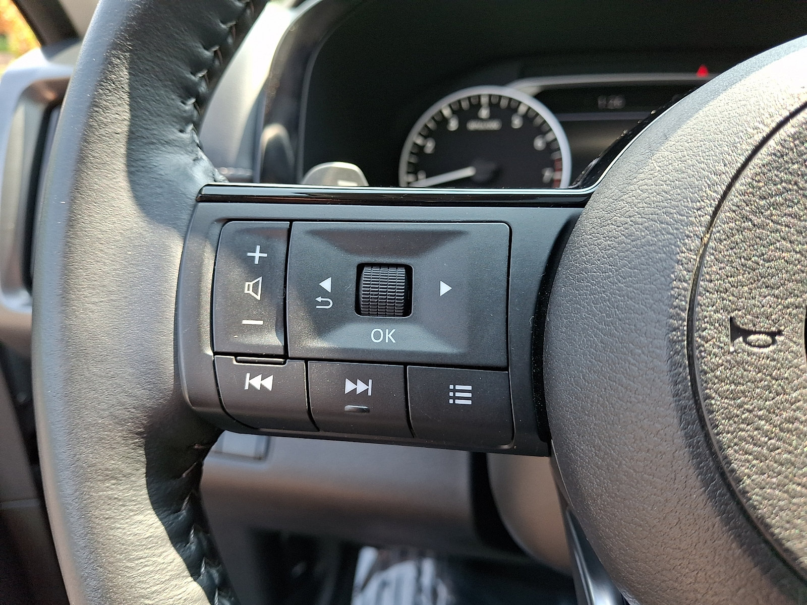 Certified 2024 Nissan Pathfinder SL w/ SL Premium Package AWD/4WD image 22
