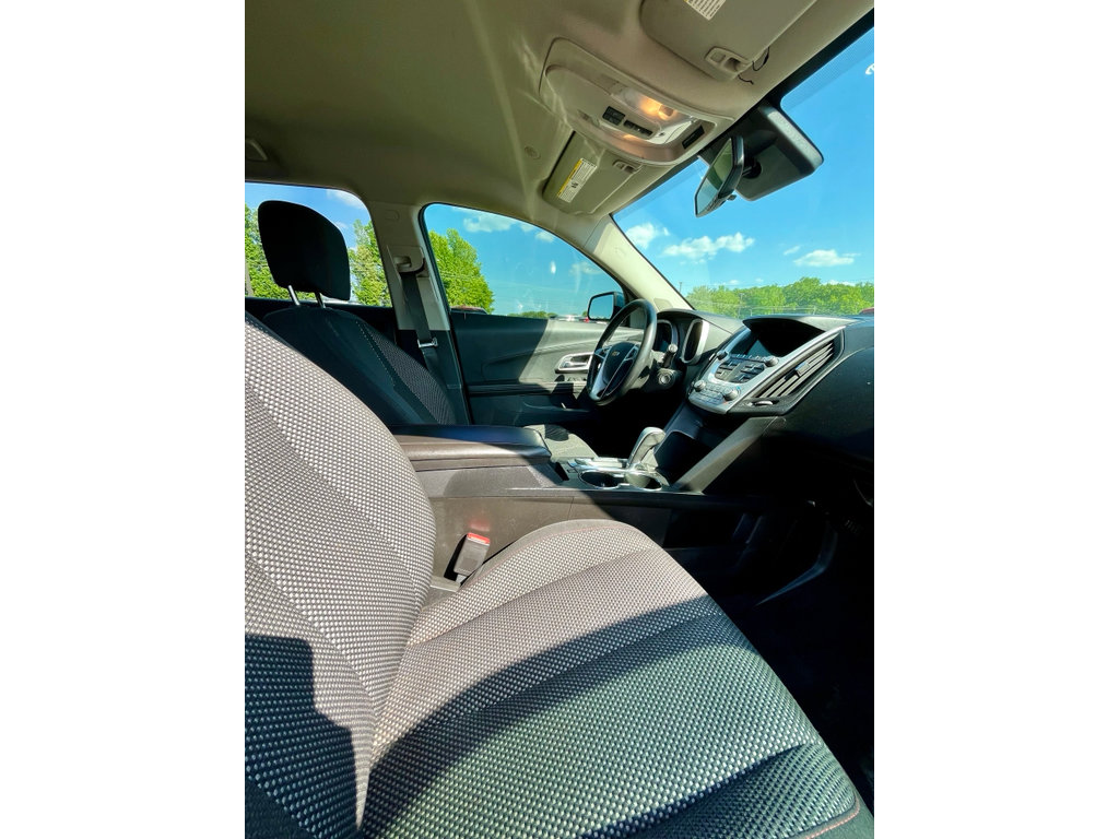 Used 2015 Chevrolet Equinox LT w/ Driver Convenience Package FWD image 9