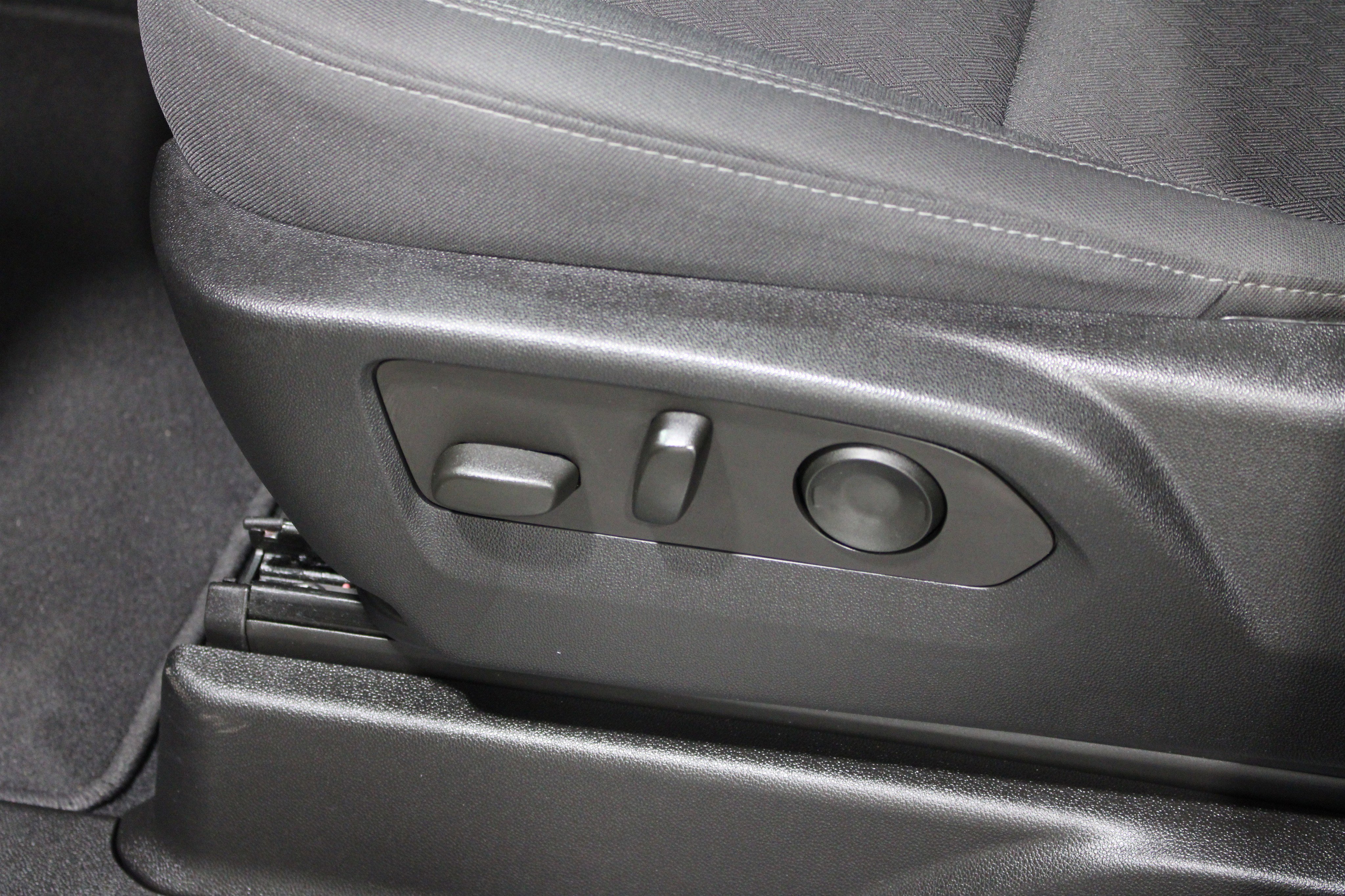 Used 2023 Chevrolet Suburban LS image 5