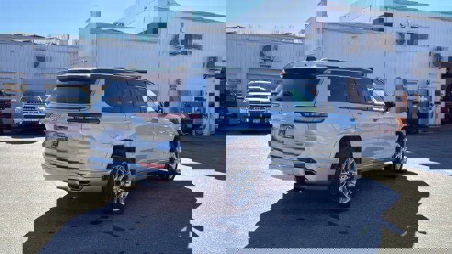 Used 2021 Jeep Grand Cherokee L Summit w/ MOPAR Finishing Package image 6