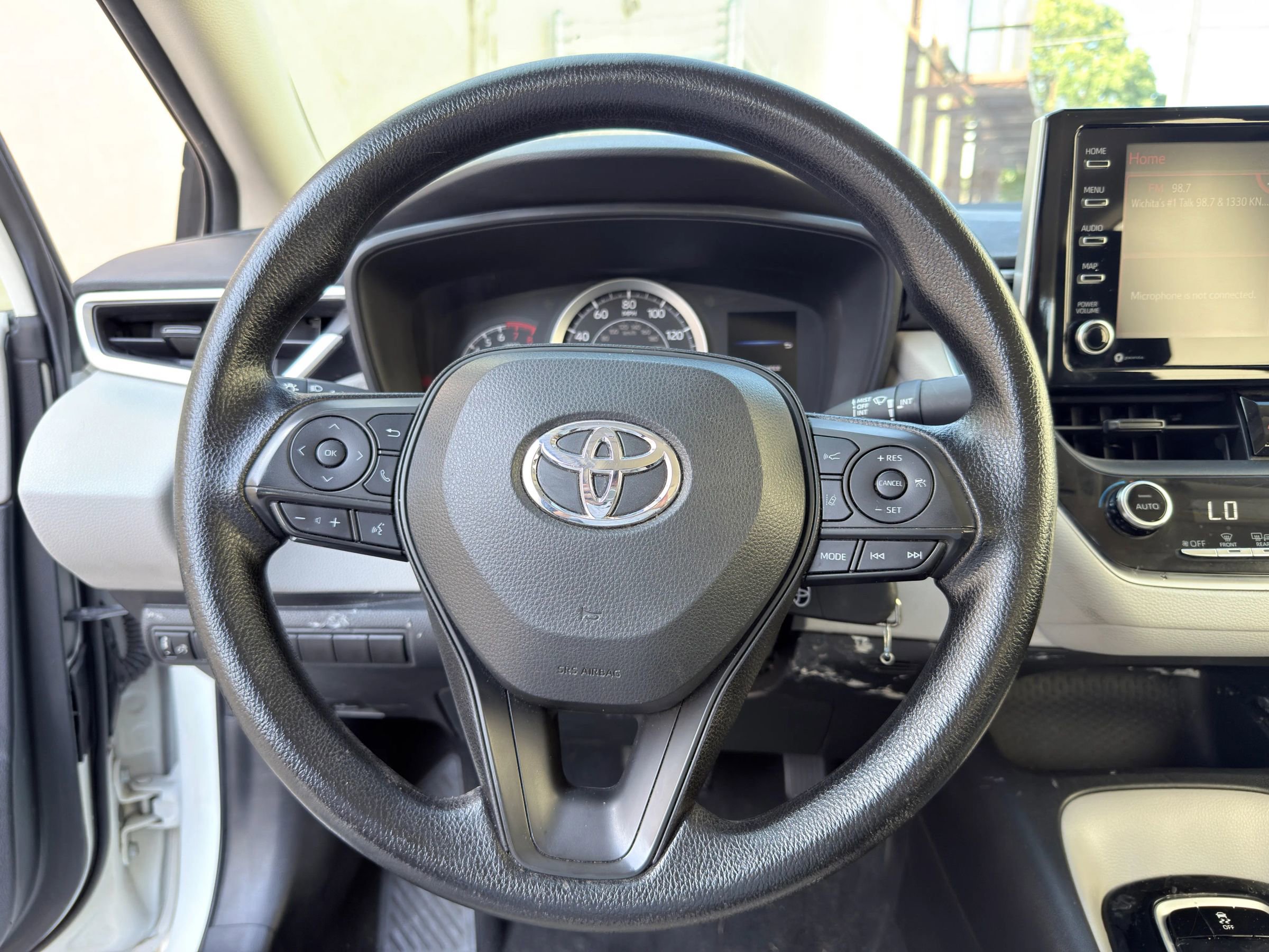 Used 2021 Toyota Corolla LE image 11