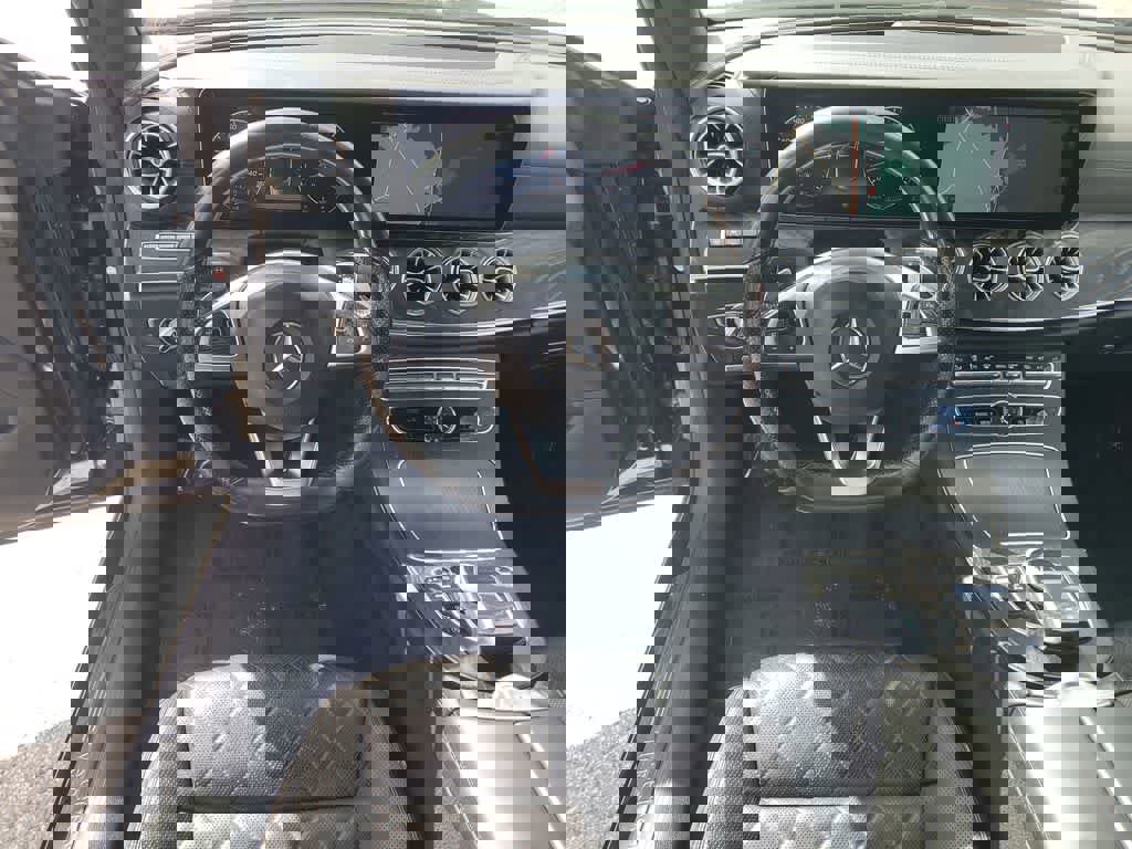 Used 2018 Mercedes-Benz E 400 E 400 image 13