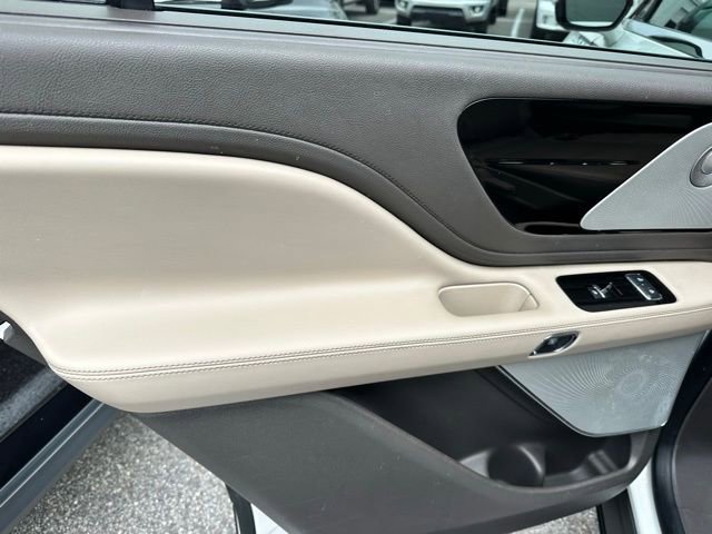 Used 2020 Lincoln Aviator Reserve w/ Equipment Group 201A image 15