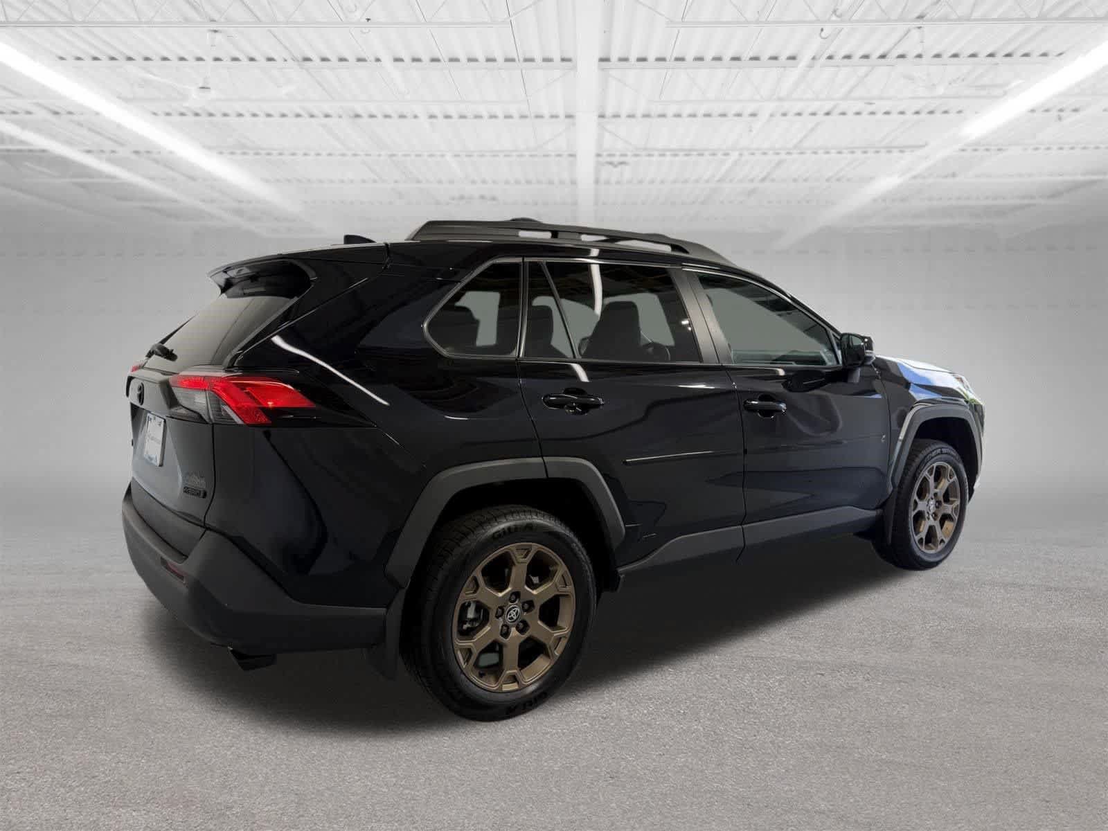 Used 2023 Toyota RAV4 AWD Hybrid image 6