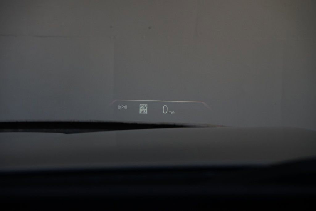 Used 2024 BMW 740i w/ Premium Package image 15