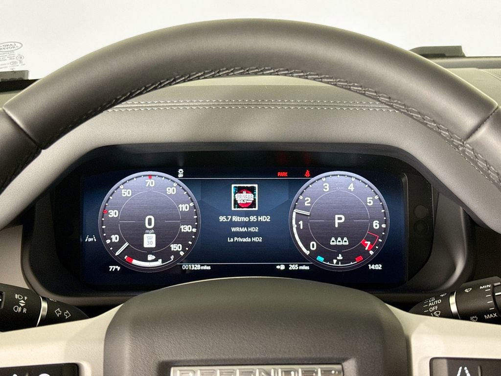 Used 2025 Land Rover Defender 110 S image 10