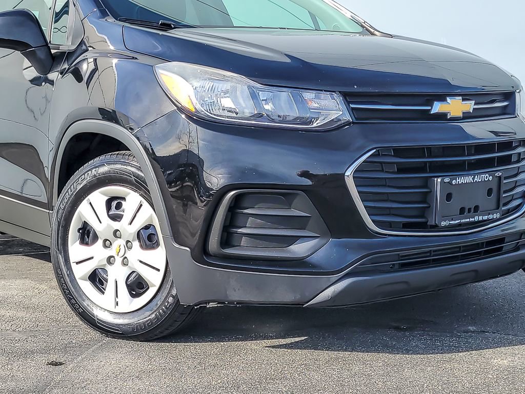 Used 2018 Chevrolet Trax LS image 2