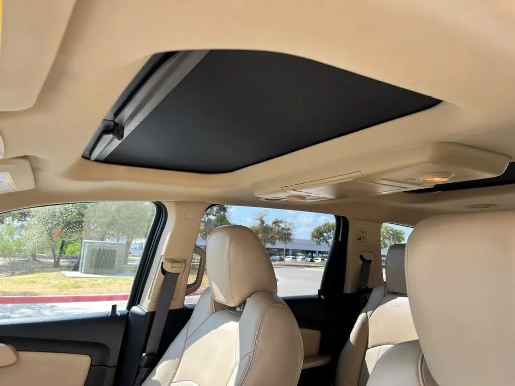 Used 2012 Chevrolet Traverse LTZ FWD image 36