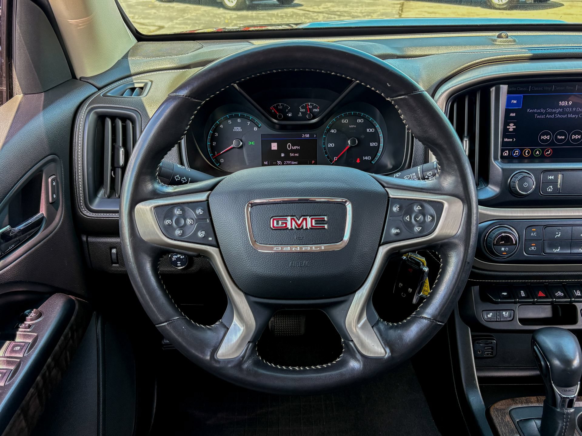 Used 2022 GMC Canyon Denali AWD/4WD image 19