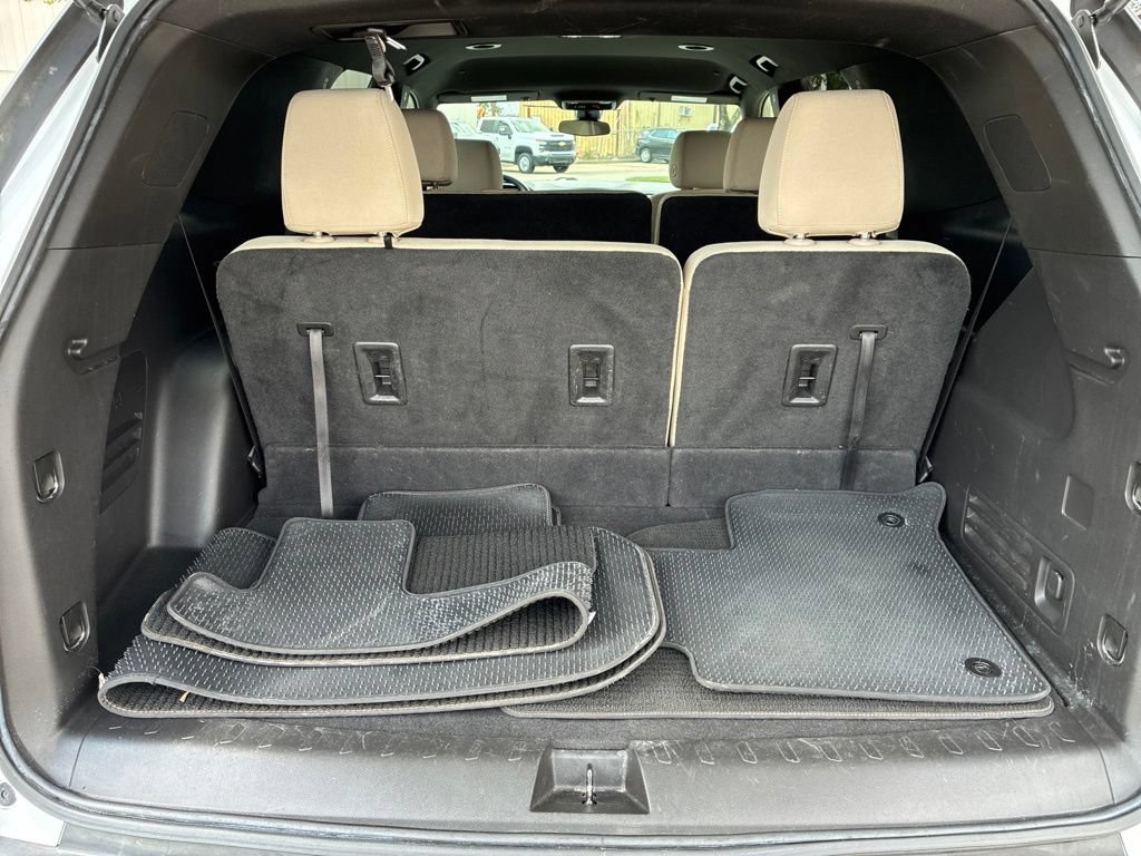 Used 2022 Chevrolet Traverse LS FWD image 10