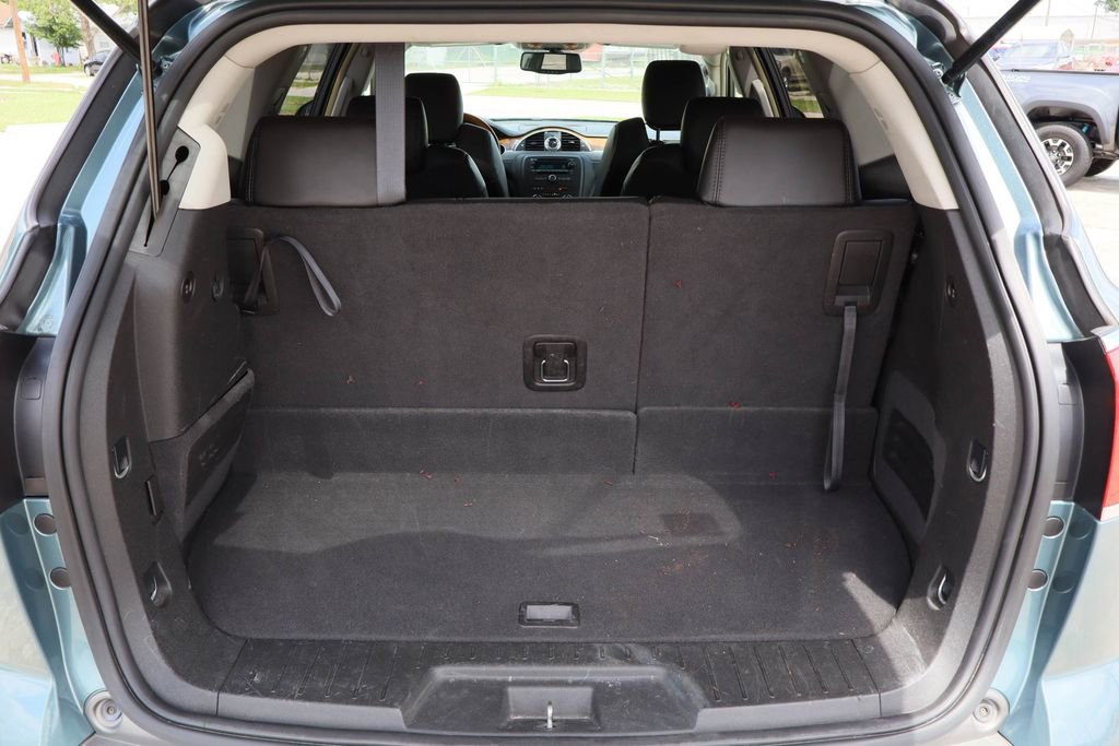 Used 2009 Buick Enclave CXL w/ Entertainment Package #2 image 24