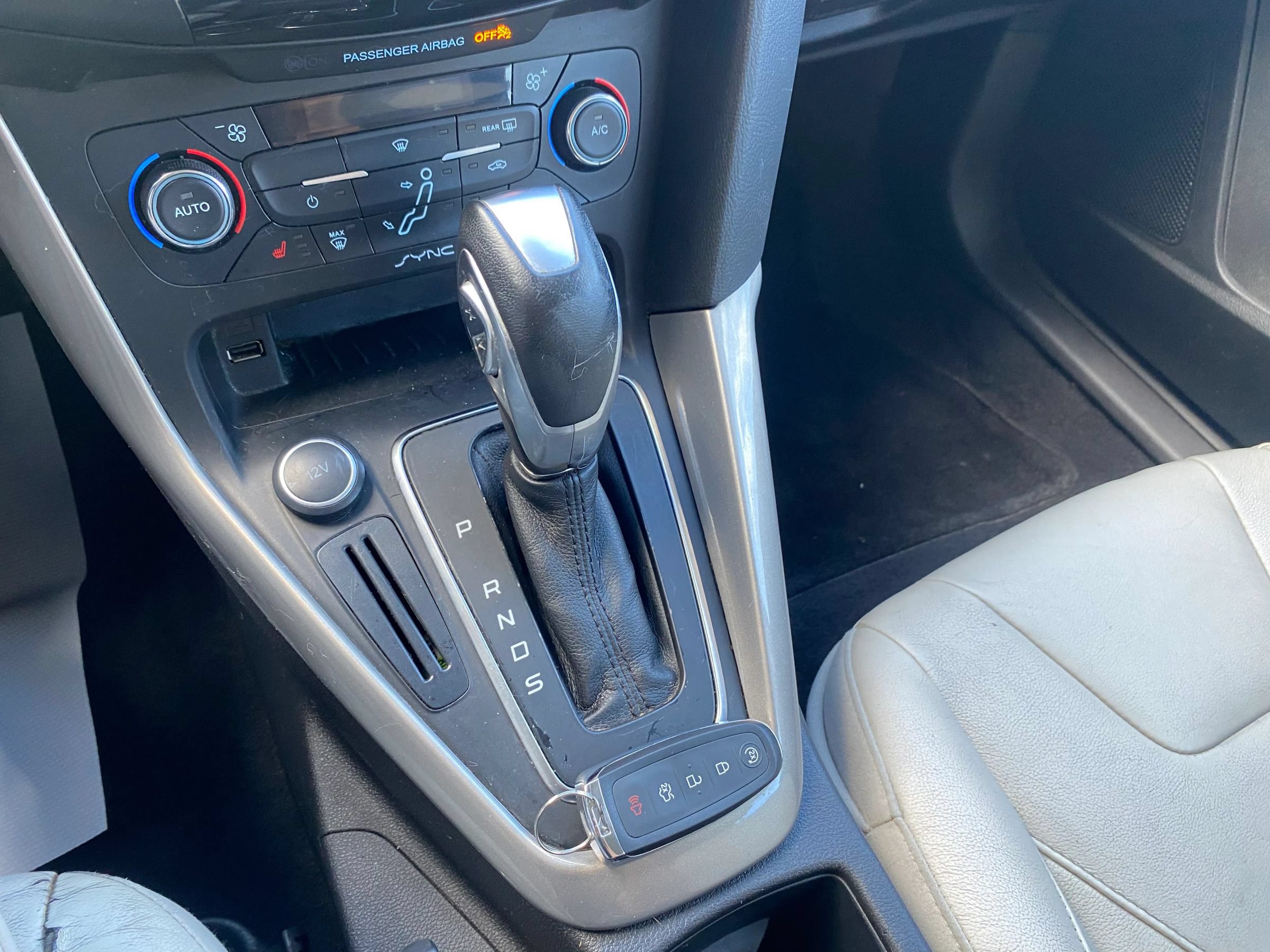 Used 2016 Ford Focus Titanium FWD image 20