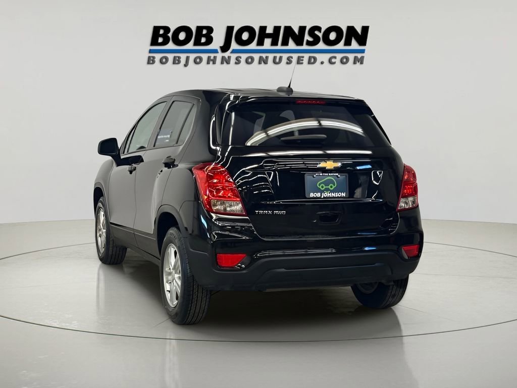 Certified 2022 Chevrolet Trax LS w/ Tint and Cruise Package image 8