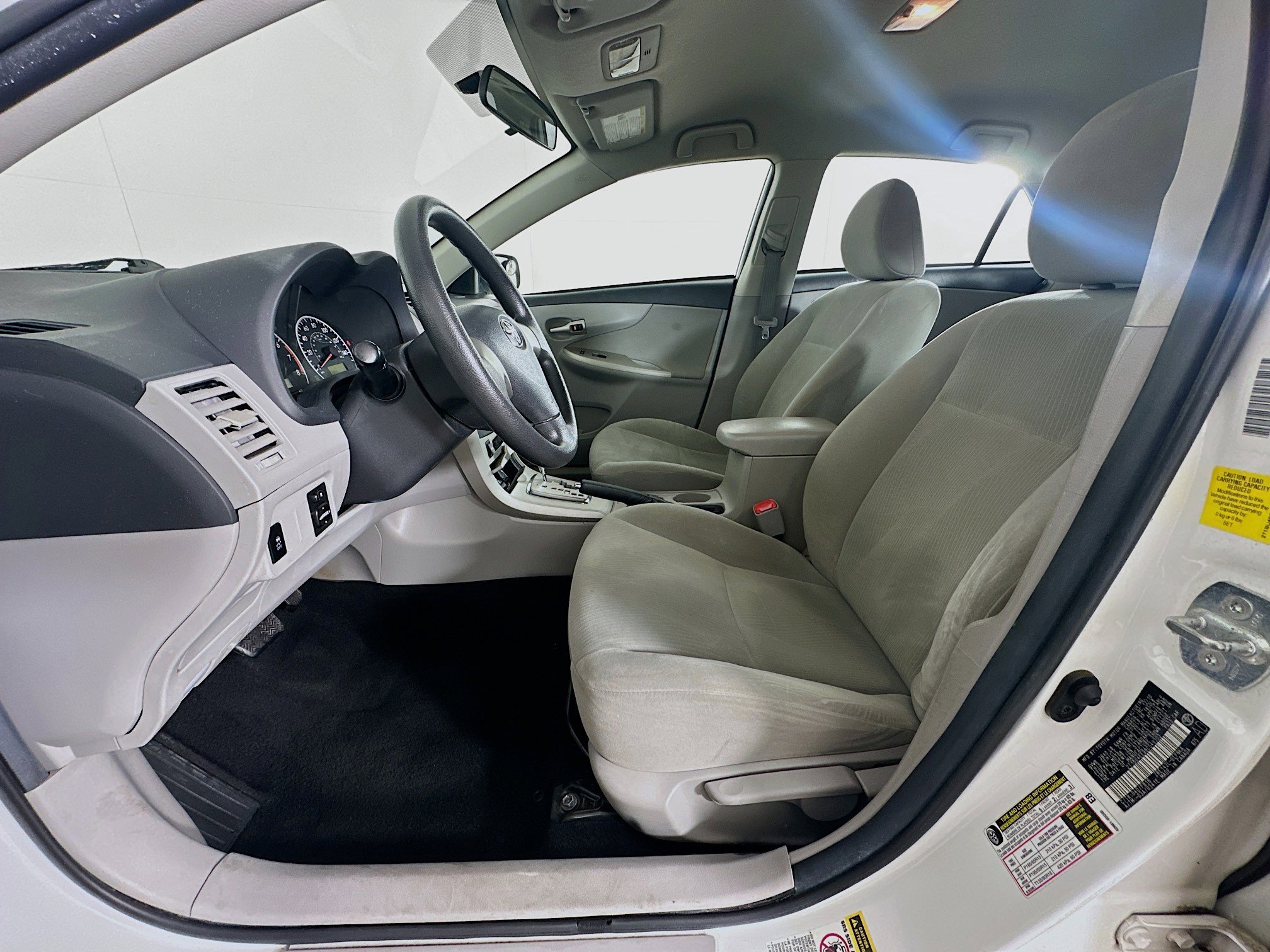 Used 2011 Toyota Corolla LE image 13