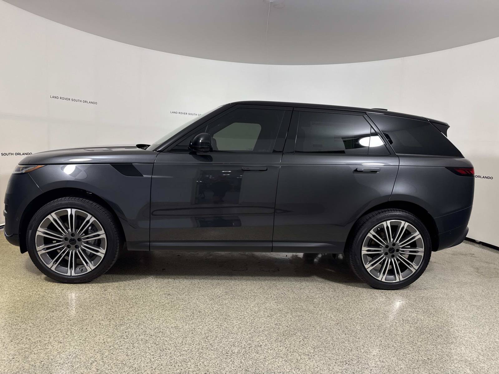 New 2026 Land Rover Range Rover Sport SE AWD/4WD image 2