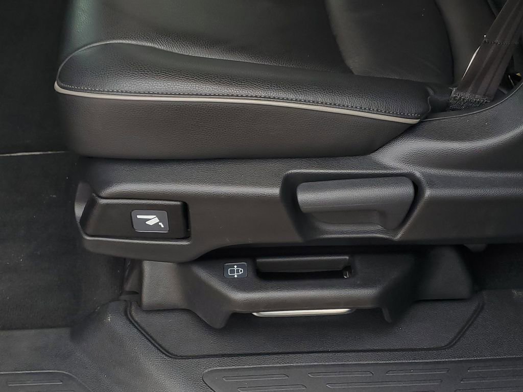 Used 2025 Honda Odyssey Touring image 28