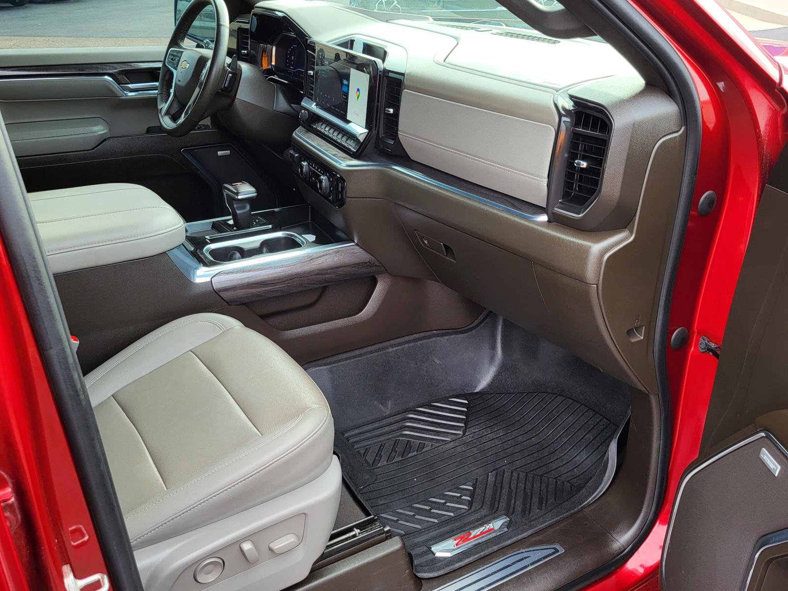 Used 2023 Chevrolet Silverado 1500 LTZ w/ Z71 Off-Road Package image 9