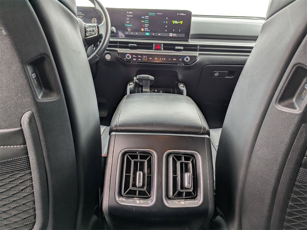 Used 2024 Kia Sorento S image 34