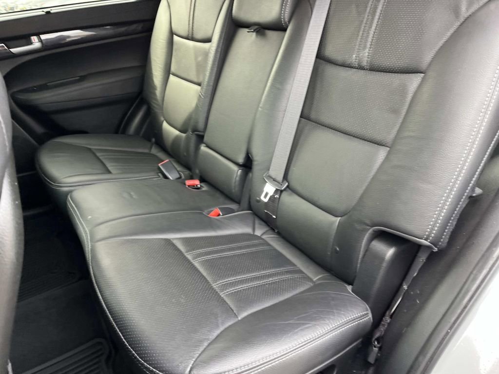 Used 2015 Kia Sorento LX image 18