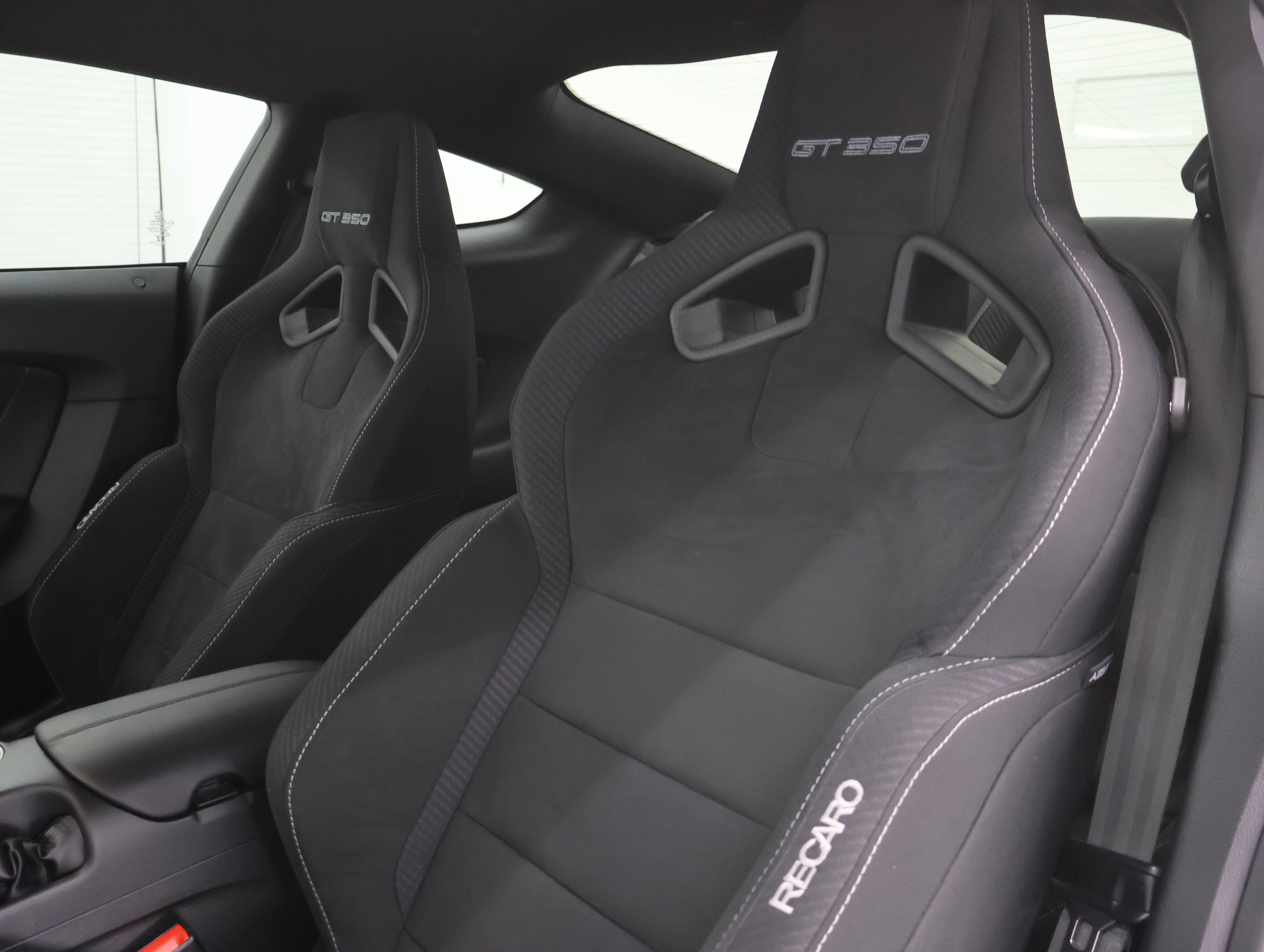 Used 2018 Ford Mustang Shelby GT350 w/ Electronics Package image 38