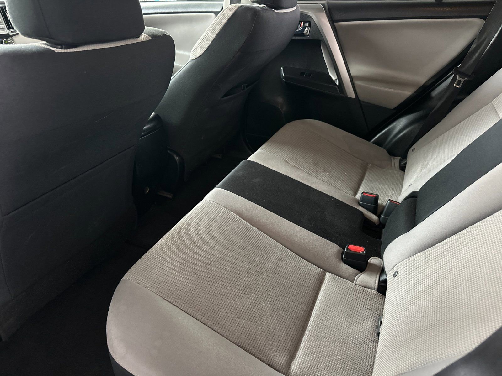 Used 2018 Toyota RAV4 XLE w/ Preferred Accessory Package image 11