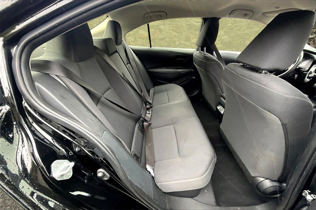 Used 2025 Toyota Corolla LE image 25