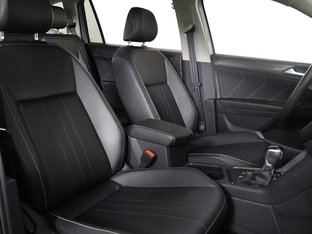 Used 2023 Volkswagen Tiguan SE FWD image 29
