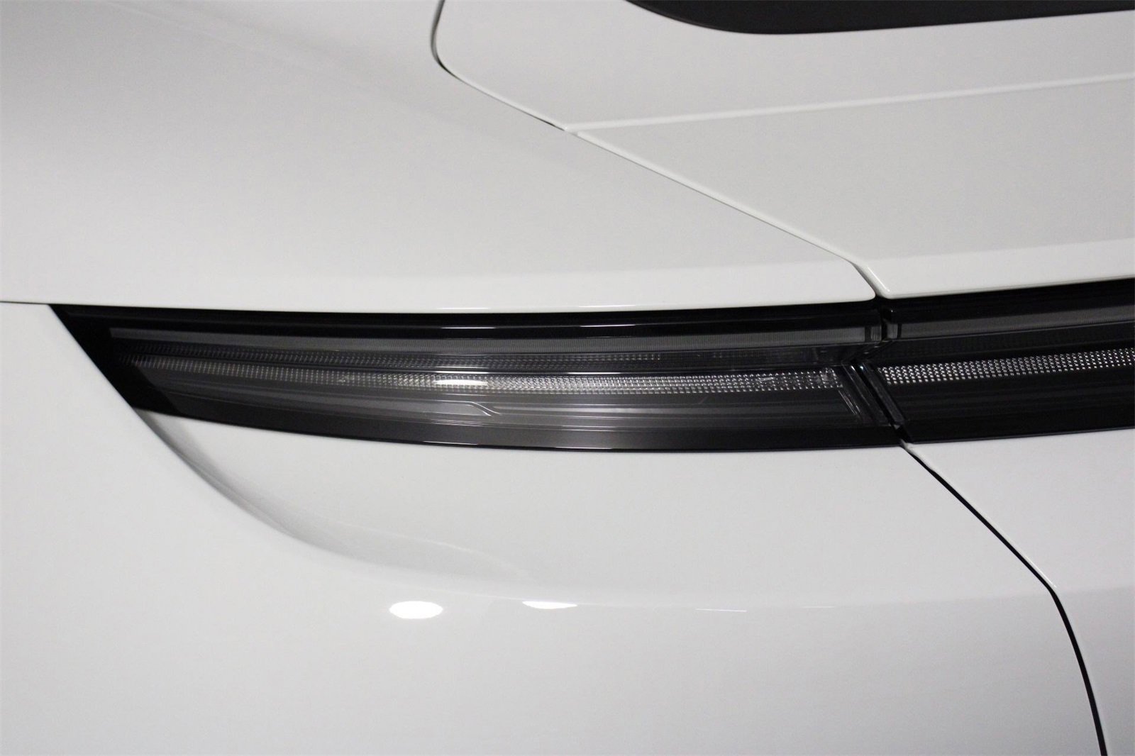 Used 2025 Porsche Taycan image 21