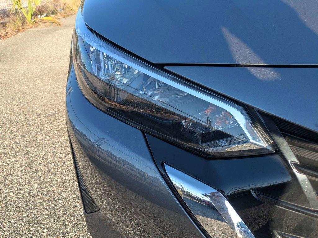 Used 2024 Nissan Sentra SV FWD image 10